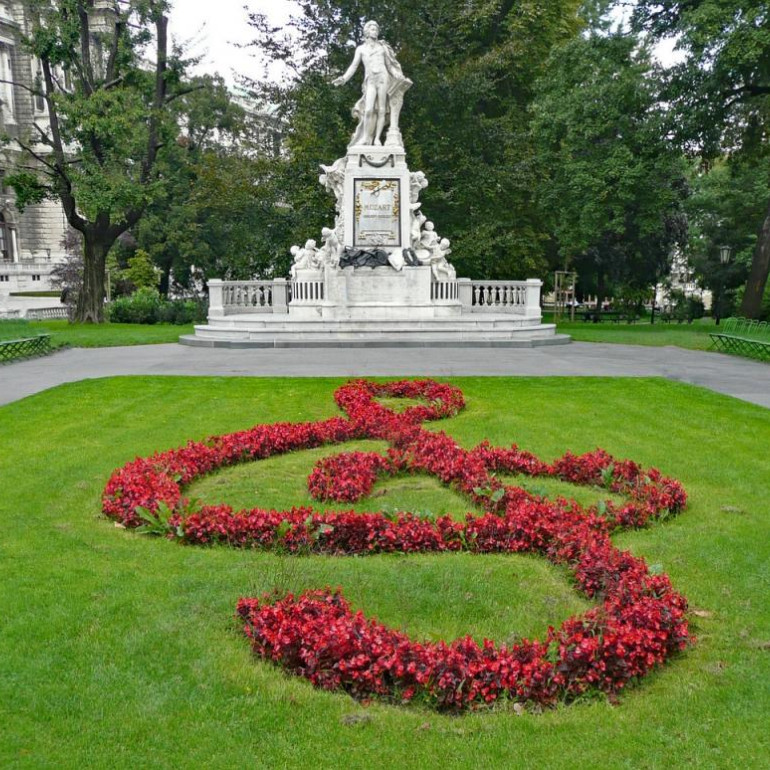 1 Mozart Denkmal