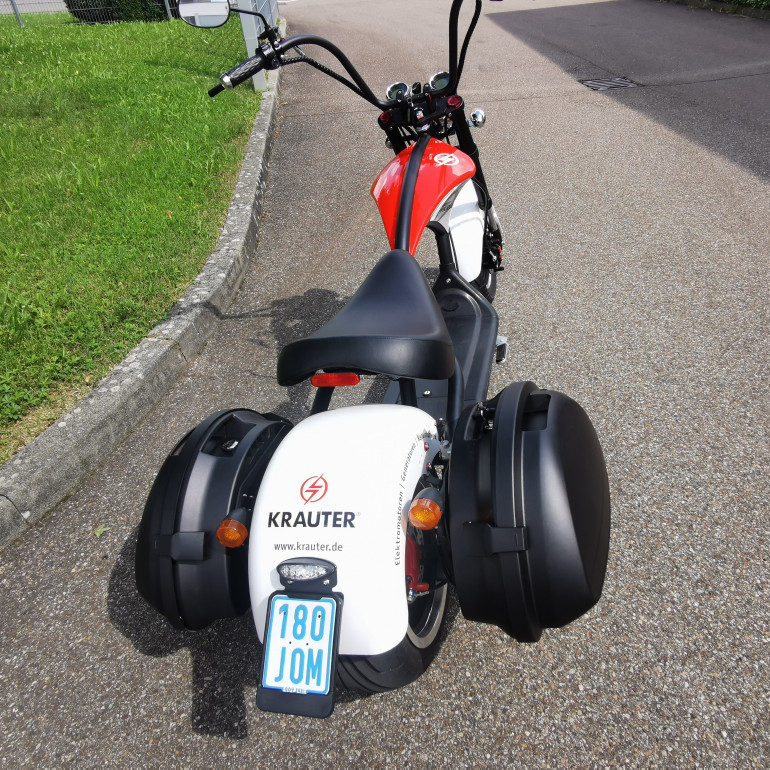 8 Chopper mit Taschen
